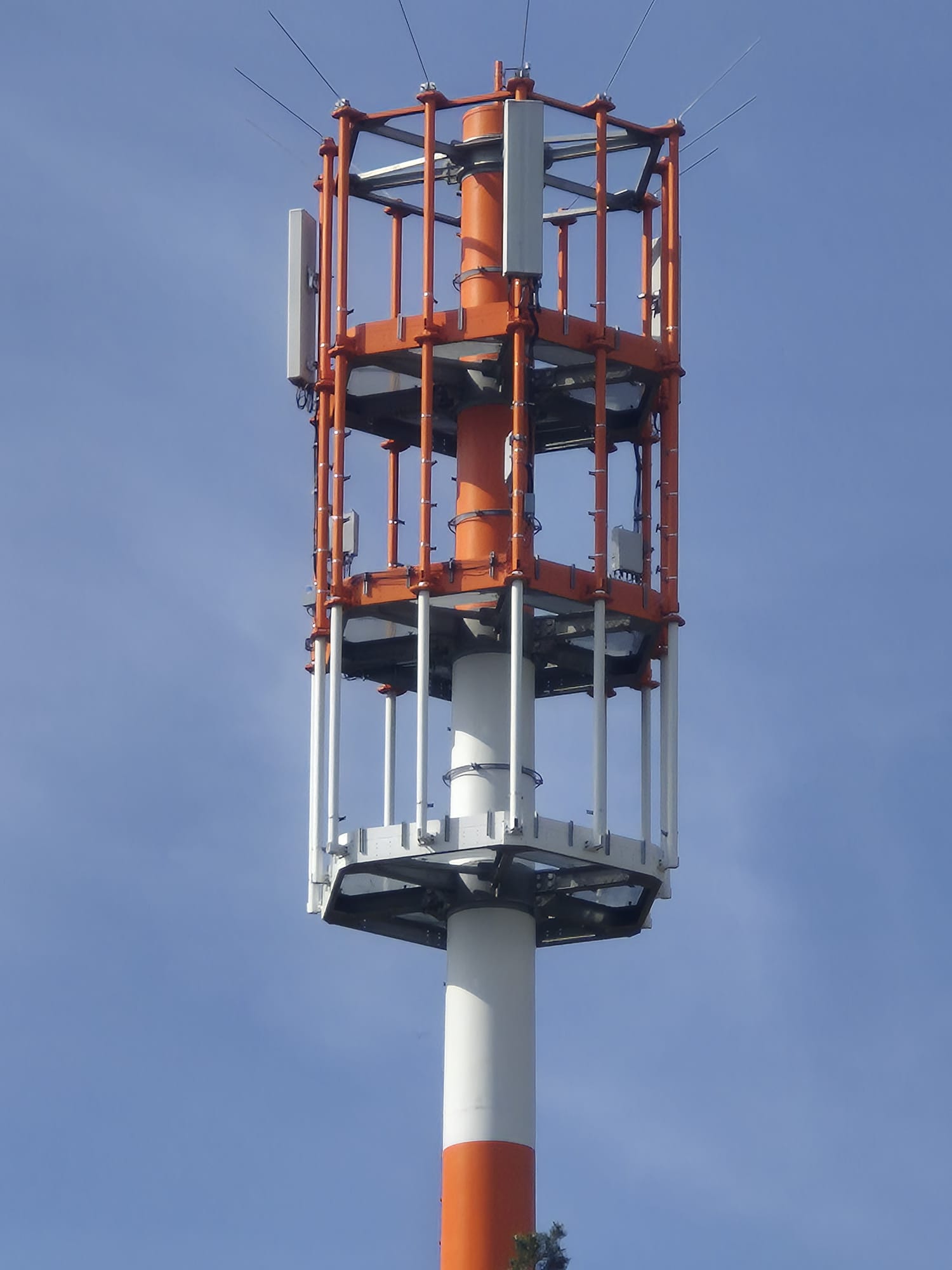 2026 05 03 Mobilfunkturm Antennen 01